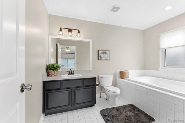 24346 Brentwood Drive, Brownstown Charter Township, MI 48183