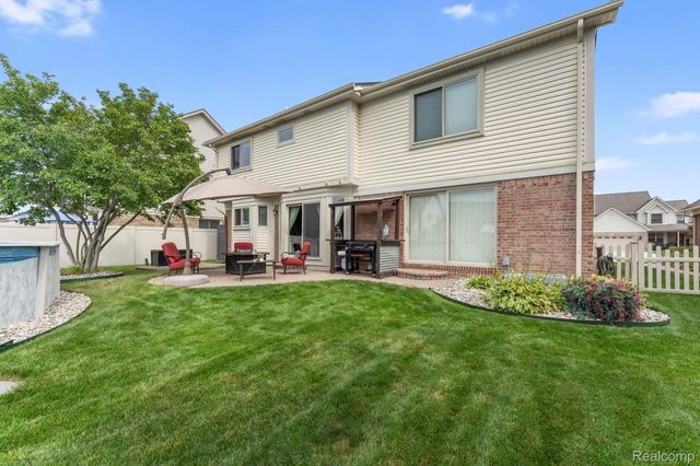 24346 Brentwood Drive, Brownstown Charter Township, MI 48183