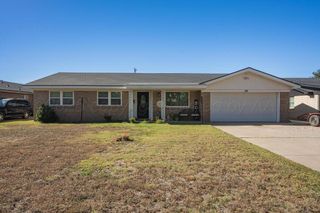119 DALLAM Avenue, Dumas, TX 79029