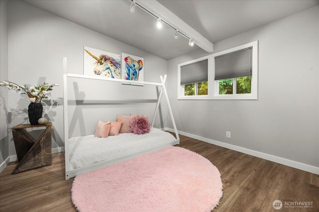 17061 10th Avenue NW, Shoreline, WA 98177