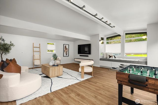 17061 10th Avenue NW, Shoreline, WA 98177