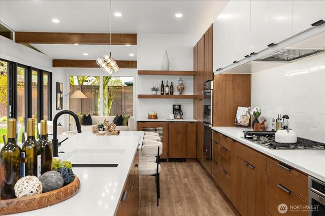 17061 10th Avenue NW, Shoreline, WA 98177