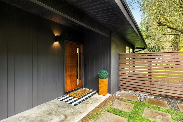 17061 10th Avenue NW, Shoreline, WA 98177