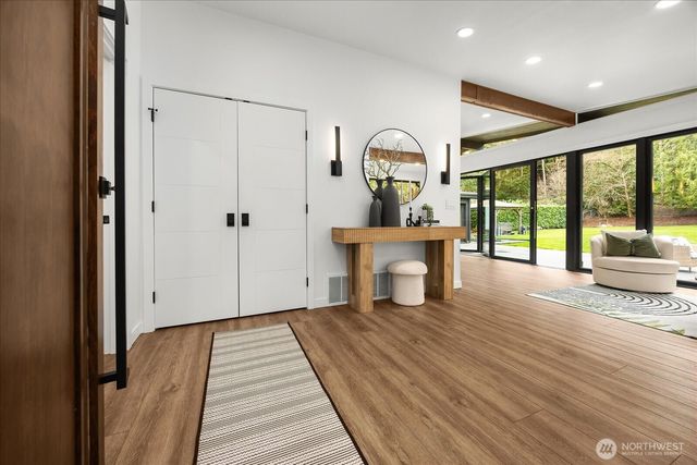 17061 10th Avenue NW, Shoreline, WA 98177