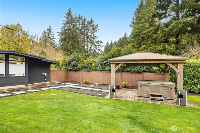 17061 10th Avenue NW, Shoreline, WA 98177