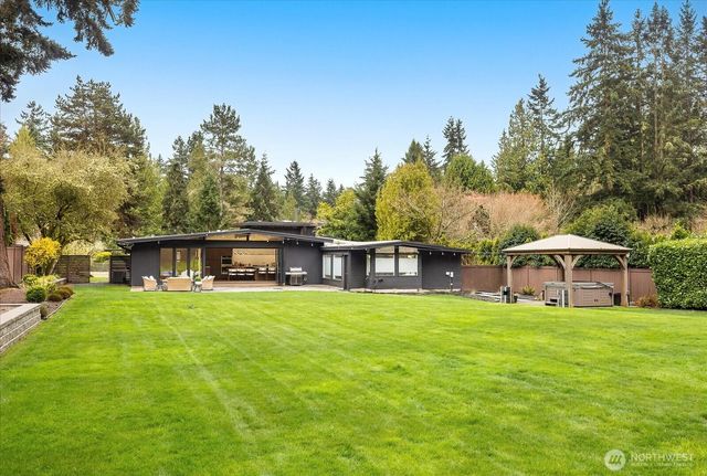 17061 10th Avenue NW, Shoreline, WA 98177