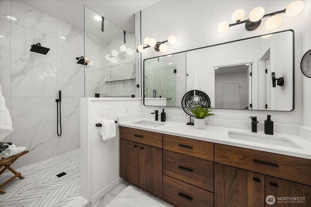 17061 10th Avenue NW, Shoreline, WA 98177