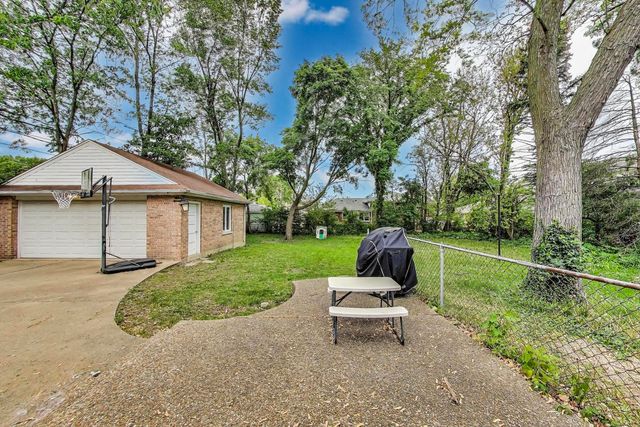 36 E Touhy Avenue, Park Ridge, IL 60068