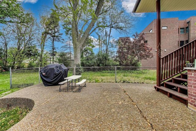 36 E Touhy Avenue, Park Ridge, IL 60068