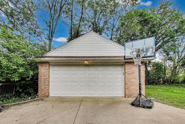 36 E Touhy Avenue, Park Ridge, IL 60068