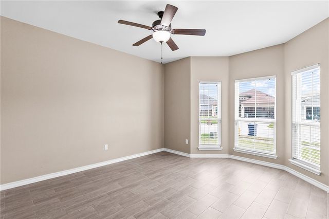 5721 Bella Di Giorno Dr, Corpus Christi, TX 78414