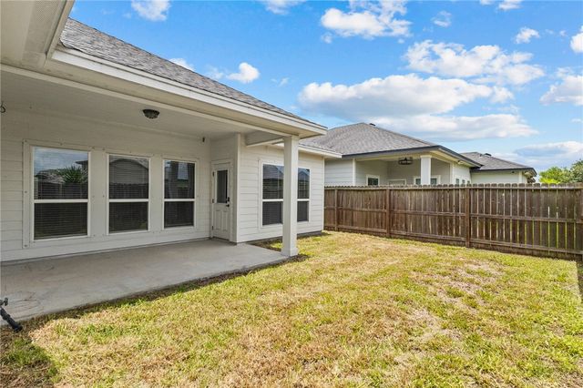 5721 Bella Di Giorno Dr, Corpus Christi, TX 78414