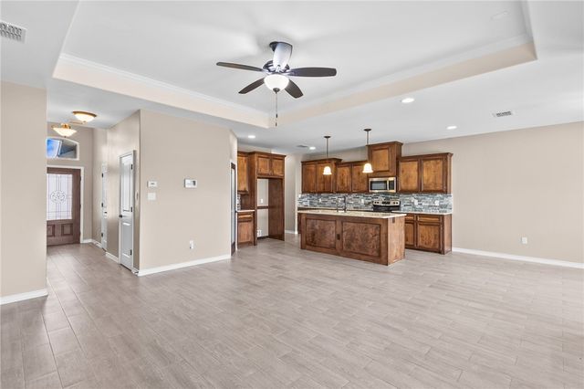 5721 Bella Di Giorno Dr, Corpus Christi, TX 78414