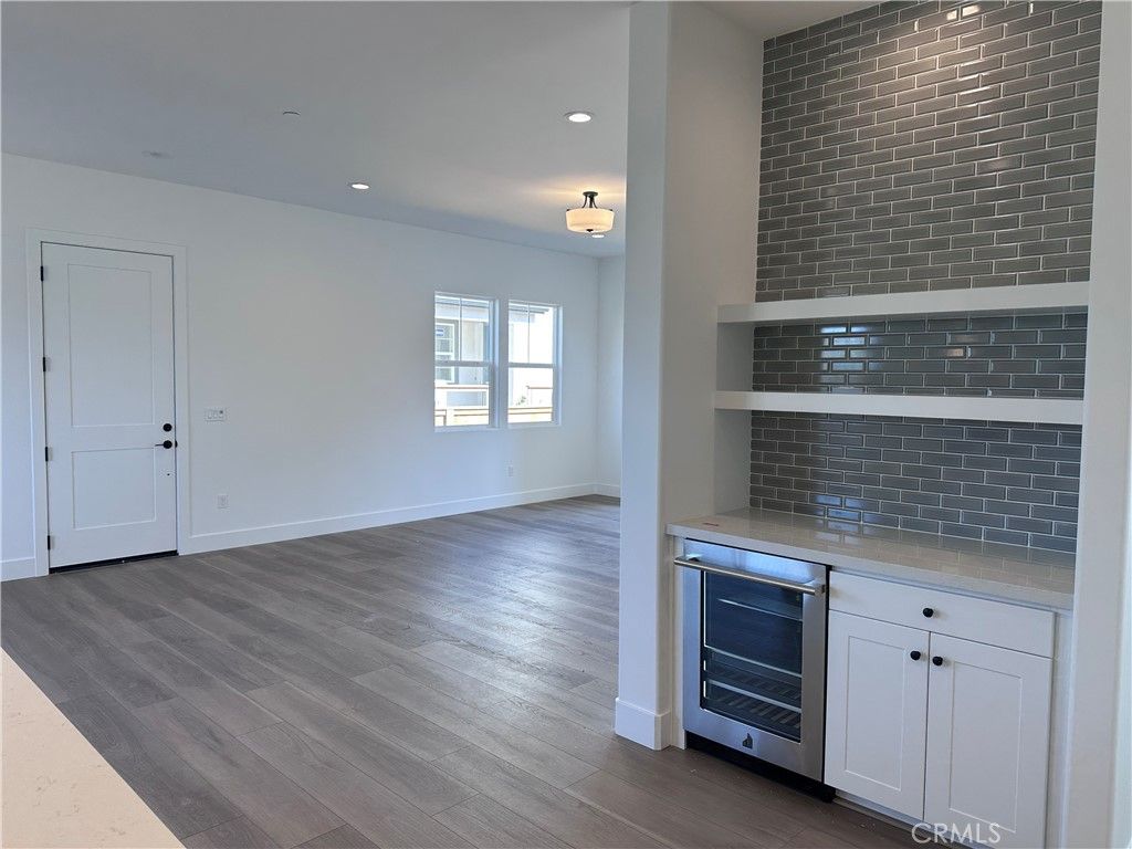 Image 7 of property listing at 252 Memphis Belle Way Court, San Luis Obispo, CA 93401