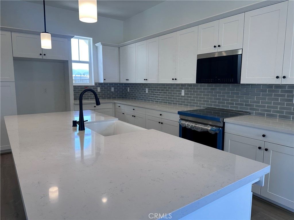 Image 8 of property listing at 252 Memphis Belle Way Court, San Luis Obispo, CA 93401