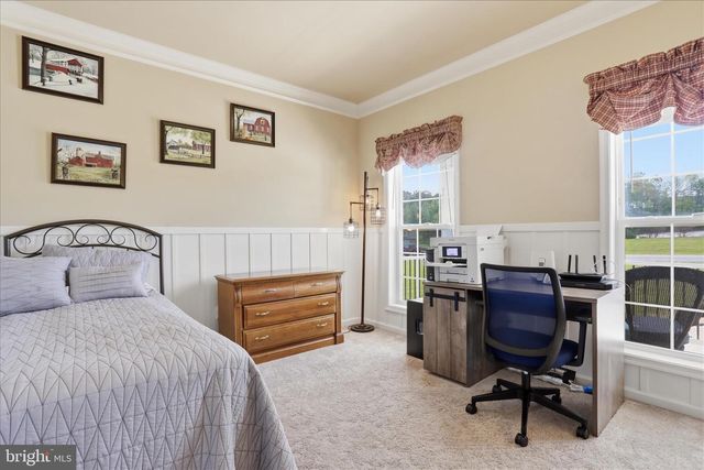 8011 HIDDEN VALLEY LN, Waynesboro, PA 17268