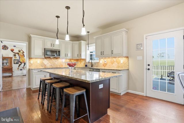 8011 HIDDEN VALLEY LN, Waynesboro, PA 17268