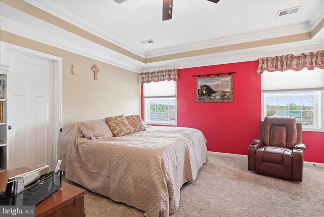 8011 HIDDEN VALLEY LN, Waynesboro, PA 17268