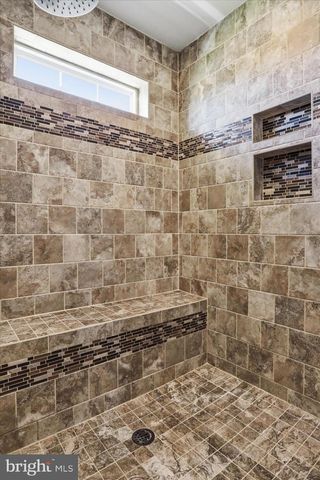 8011 HIDDEN VALLEY LN, Waynesboro, PA 17268