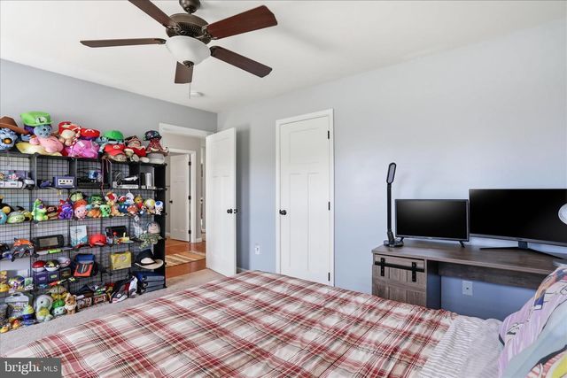 8011 HIDDEN VALLEY LN, Waynesboro, PA 17268