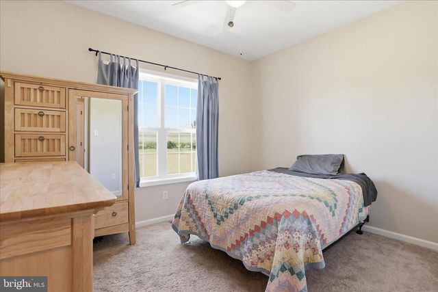 8011 HIDDEN VALLEY LN, Waynesboro, PA 17268