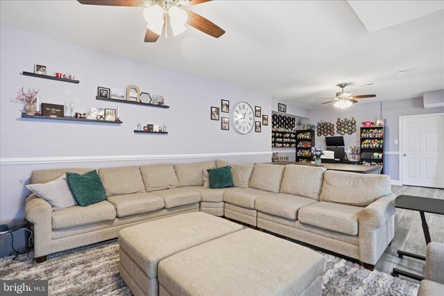 8011 HIDDEN VALLEY LN, Waynesboro, PA 17268