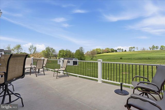 8011 HIDDEN VALLEY LN, Waynesboro, PA 17268