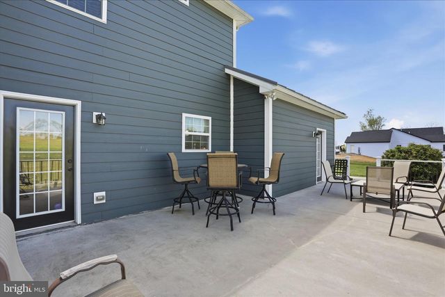 8011 HIDDEN VALLEY LN, Waynesboro, PA 17268