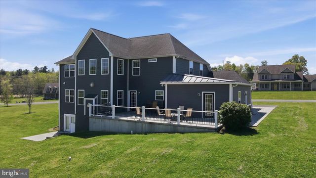 8011 HIDDEN VALLEY LN, Waynesboro, PA 17268