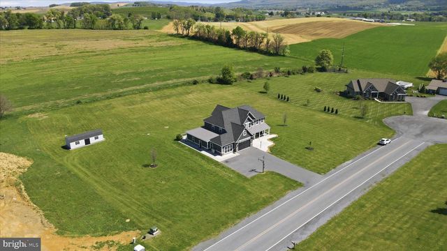 8011 HIDDEN VALLEY LN, Waynesboro, PA 17268