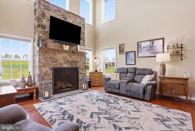 8011 HIDDEN VALLEY LN, Waynesboro, PA 17268