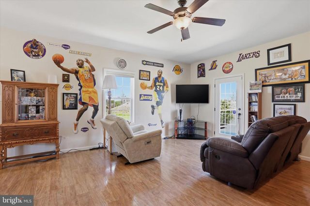 8011 HIDDEN VALLEY LN, Waynesboro, PA 17268