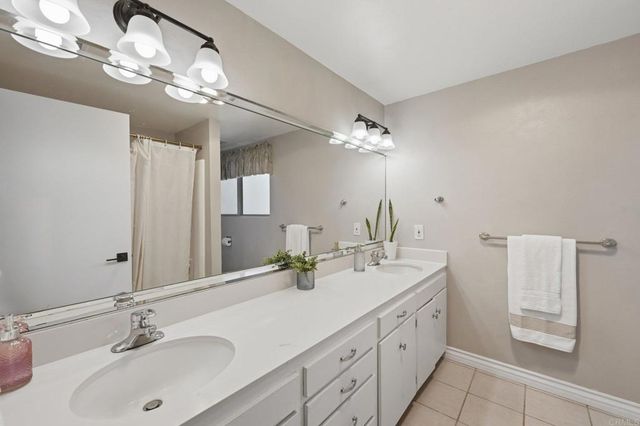 5625 Lake Vista Drive, Bonsall, CA 92003