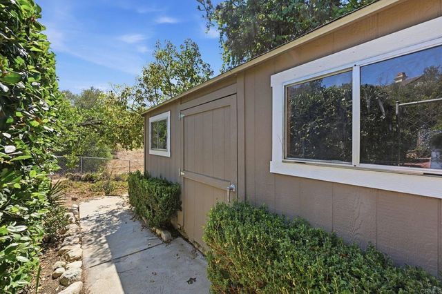 5625 Lake Vista Drive, Bonsall, CA 92003