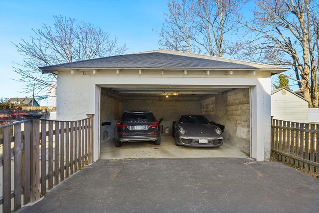 23 A St, Hull, MA 02045