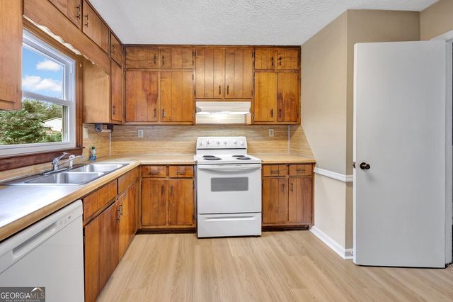 905 Rambling Rose Court NW, Conyers, GA 30012