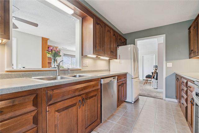 1718 Applewood Place NE, Cedar Rapids, IA 52402