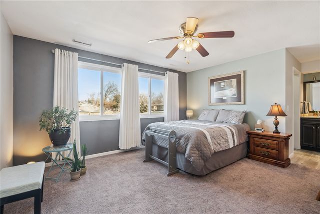 1718 Applewood Place NE, Cedar Rapids, IA 52402