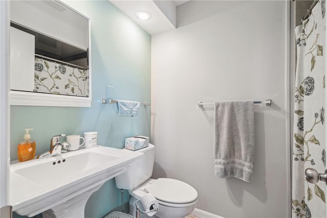 1718 Applewood Place NE, Cedar Rapids, IA 52402