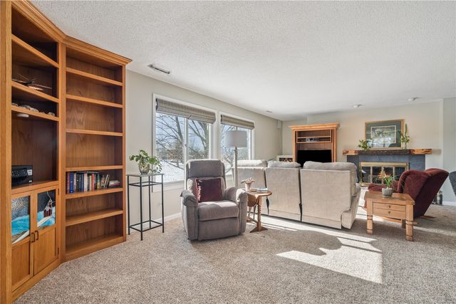 1718 Applewood Place NE, Cedar Rapids, IA 52402