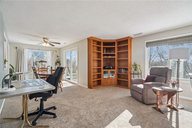 1718 Applewood Place NE, Cedar Rapids, IA 52402