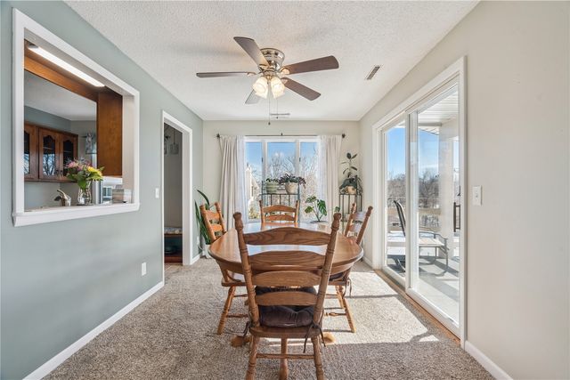 1718 Applewood Place NE, Cedar Rapids, IA 52402