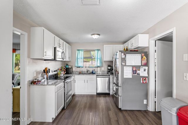 5628 FORT SUMTER Road, Jacksonville, FL 32210