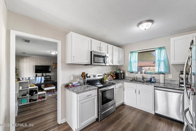 5628 FORT SUMTER Road, Jacksonville, FL 32210