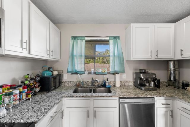 5628 FORT SUMTER Road, Jacksonville, FL 32210