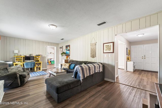 5628 FORT SUMTER Road, Jacksonville, FL 32210