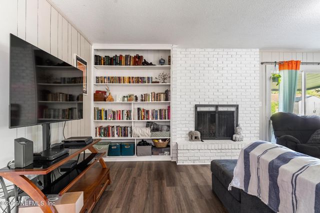 5628 FORT SUMTER Road, Jacksonville, FL 32210