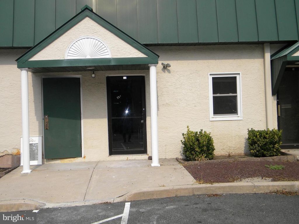 1494 N CHARLOTTE ST, POTTSTOWN, PA 19464 — photo 3