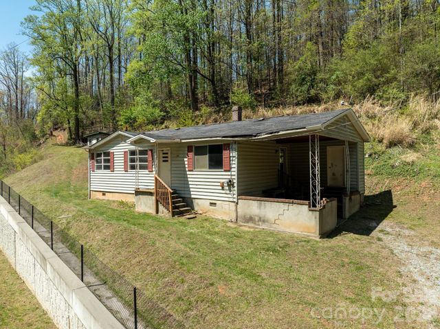2687 Indian Grave Road, Lenoir, NC 28645