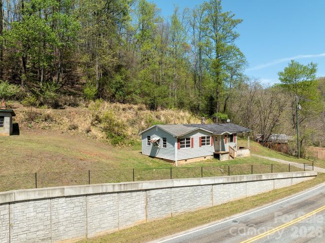 2687 Indian Grave Road, Lenoir, NC 28645